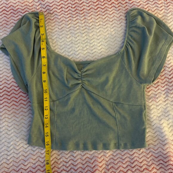 American Eagle Green Short Sleeve Off The Shoulder Top Blouse - Size Medium - Picture 4 of 9